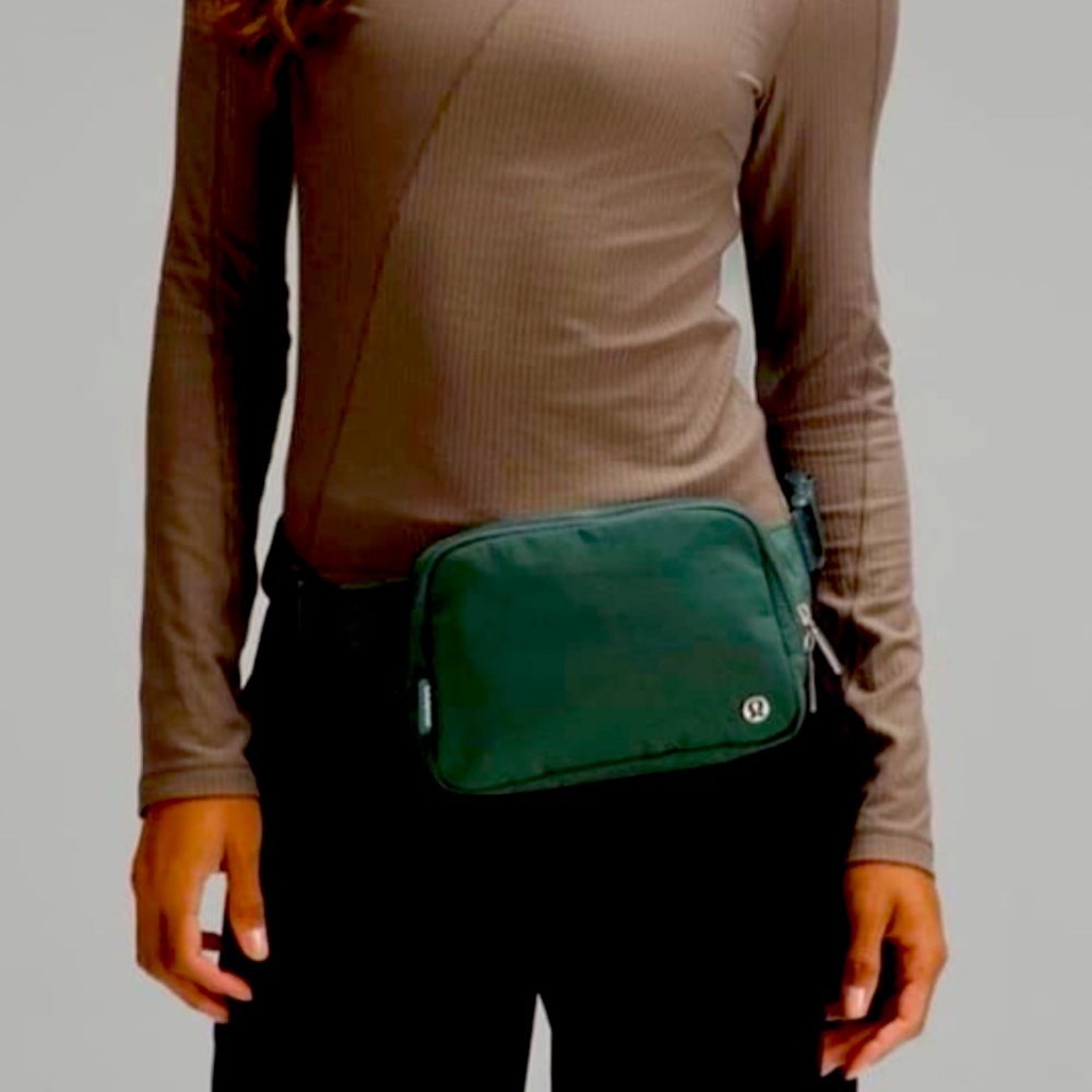 Lululemon Forest Green Everywhere 
Belt Bag